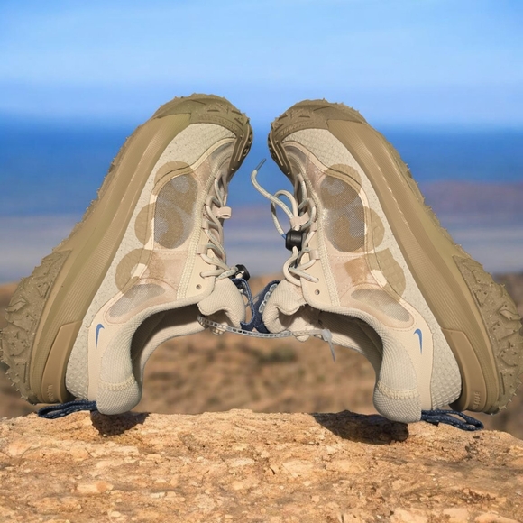 Nike Beige Trail Running Shoes - Picture 4 of 7